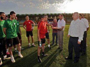 Başkan Gümüş’ten Muğlasporlu Futbolculara Baklava