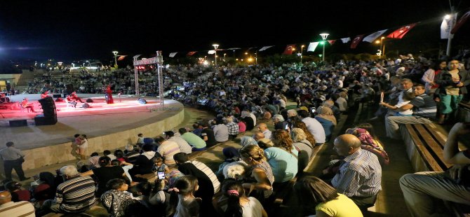 Denizlililer Yaz Konserlerine Yoğun İlgi Gösteriyor