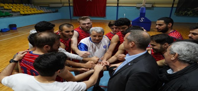 Rektör Budak, Lisanslı Basketbolcu Oldu