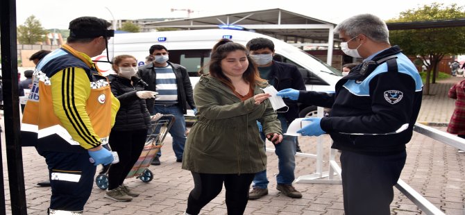 Aliağa Zabıtası Pazar Yerindeki Önlemlerini Üst Seviyede Tutacak