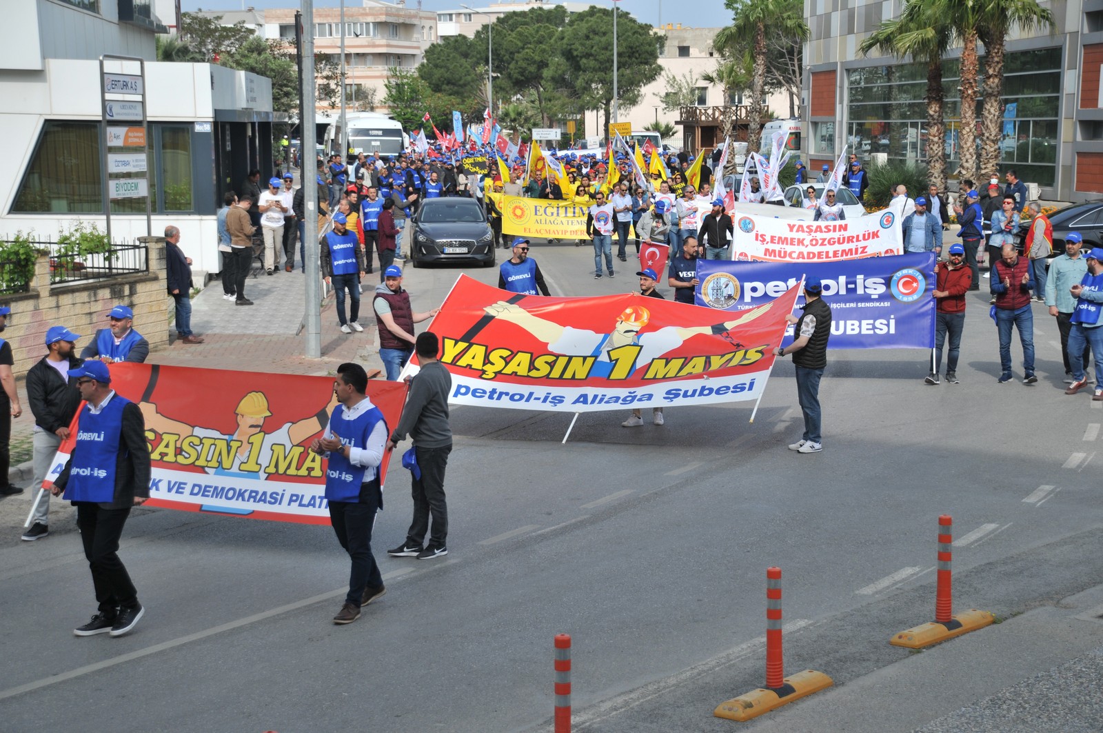 ALİAĞA'DA 1 MAYIS COŞKUSU