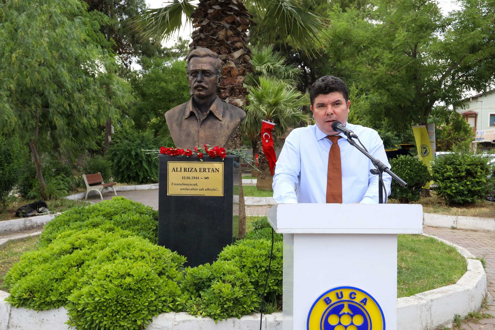 Buca’nın efsanevi şairi unutulmadı