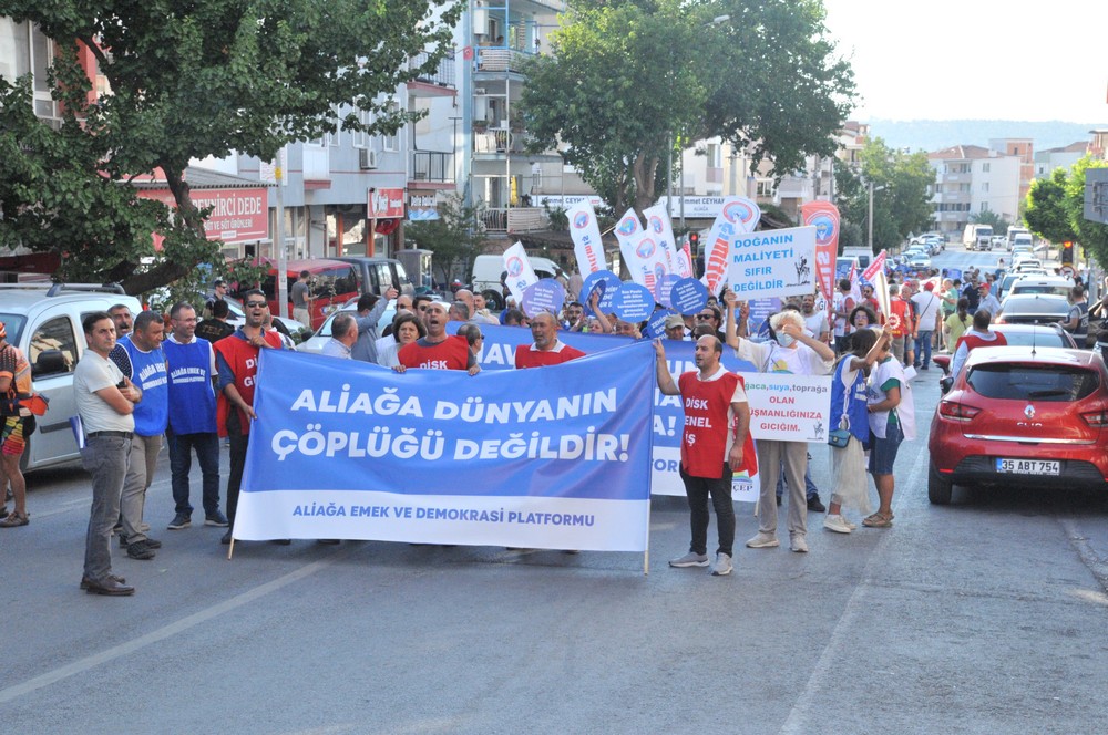 Çevrecilerden Aliağa'da Asbestli Gemiye Karşı Miting