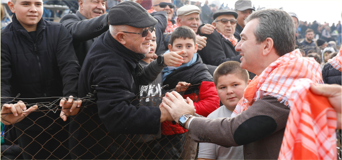 Bergama Folklorik Deve Gösterisi Festivali Yoğun Katılımla Düzenlendi