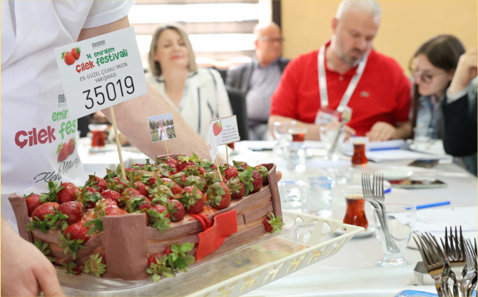 Emiralem Çilek Festivali Hazırlıkları Tamamlandı