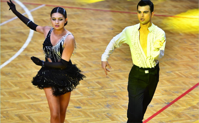İzmir’de dansçıların kıyasıya rekabeti