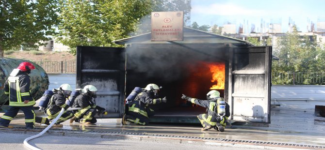 Büyükşehir İtfaiye’den Nefes Kesen Tatbikat