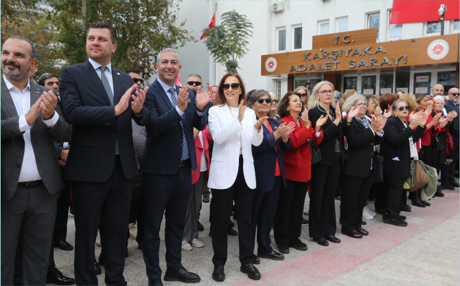 Karşıyaka’da 7’den 77’ye Cumhuriyet coşkusu!