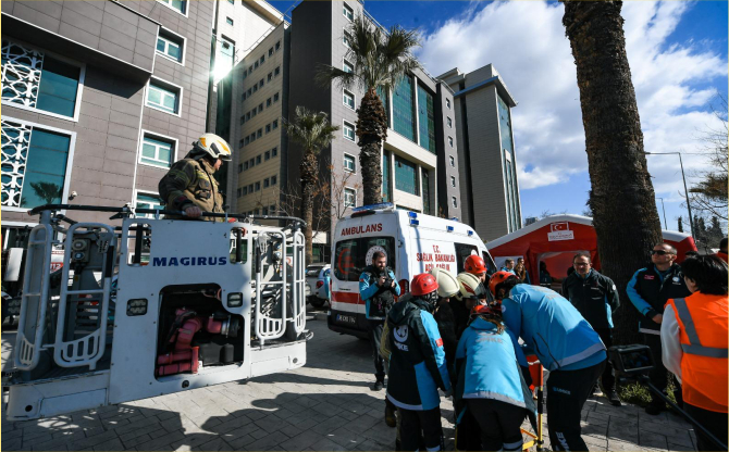 İzmir Adliyesi’nde nefes kesen bomba tatbikatı