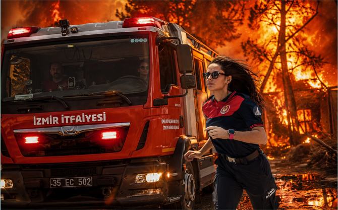 İzmir İtfaiyesi’nin ilk kadın şoförü