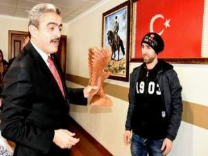 Beşiktaşlı Çarşı Esnafından Yeni Yıl Hediyesi