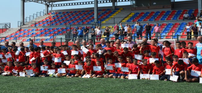 Bergama Futbolu Gelecek Vadediyor