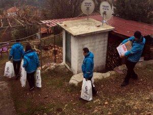 İki Kardeşi Paylaşarak Sevindirdiler