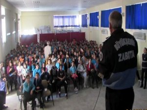 Büyükşehir Zabıtası Vatandaşları Bilgilendirdi