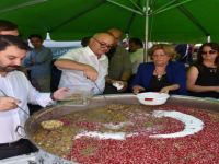 Karaköy’de Ağızlar Aşureyle Tatlandı