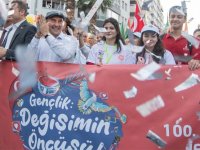 92. İzmir Enternasyonal Fuarı dünya gençlerinin enerjisiyle başladı