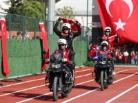 Aliağa Cumhuriyet İçin Atatürk Stadına Koştu
