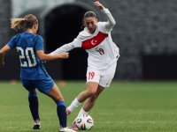 Aliağa’nın Gururu Açelya Nomak Ay-Yıldızlı Formaya Uzandı!