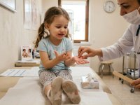 Bu Virüs Çocuklarda Hızla Bulaşıyor!