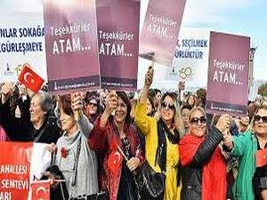 İzmir Aydınlığa Koşuyor