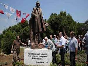 Karşıyaka Nazım Hikmet'i Andı